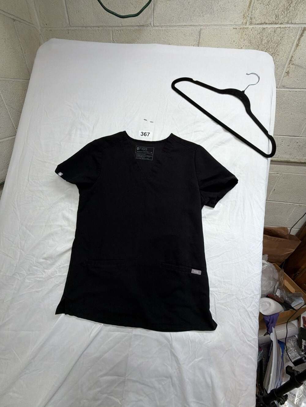 Figs Technical Collection Black V-Neck Short Sleeve Scrub Top Size XS